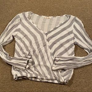 Rebellion Cross Up Elastic Hem Crop Long Sleeve S